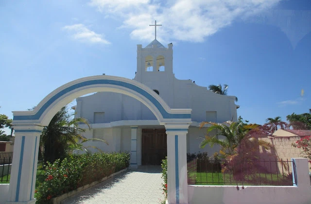 Iglesia en Sabana de la Mar